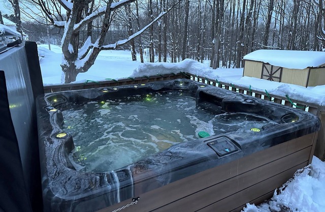 Trailside #3 ~ summer fun! AC, Hot Tub, ATV, hiking, fishing, boating.