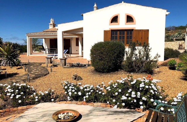 Tranquil and secluded Eco-friendly villa with pool and large grounds, Algarve