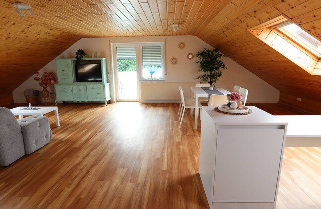 Tranquil 3-bedroom apartment with WiFi in Schöllkrippen