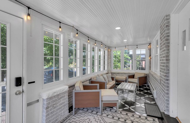 Tranquil 4-bedroom house with AC in Denver