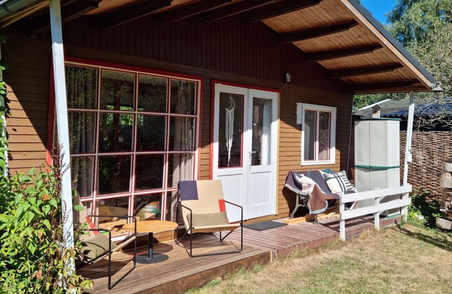Tranquil chalet in Geel with garden