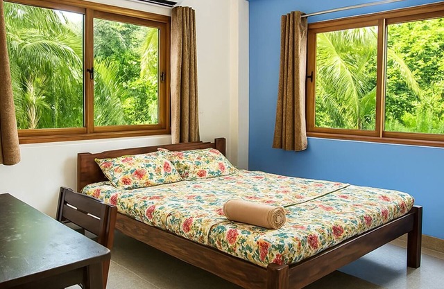 Tranquil Goan Escape - AC Room in a Villa with Shared bathroom