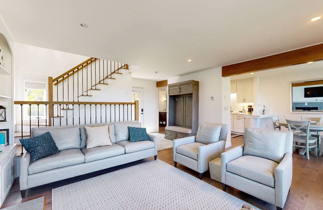 Tranquil lakeside retreat with beach access, pool, firepit, & lovely patio views