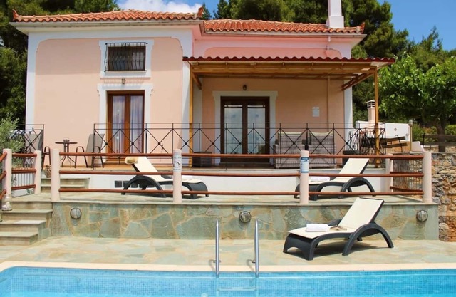 Tranquiliti in the middle of Skopelos island