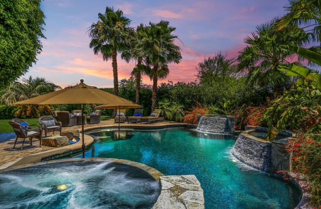 TRANQUILITY TUSCAN LUXE ESTATE & Guesthouses 4 Firepits/Pool/Spa LUSH Tropical