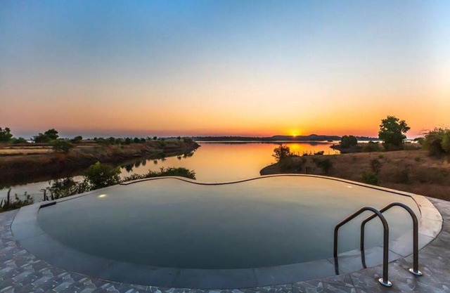 Travalong Yamir - 3 BHK Infintiy Pool Villa