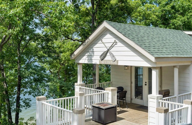 Tree House at CrossTimbers Marina