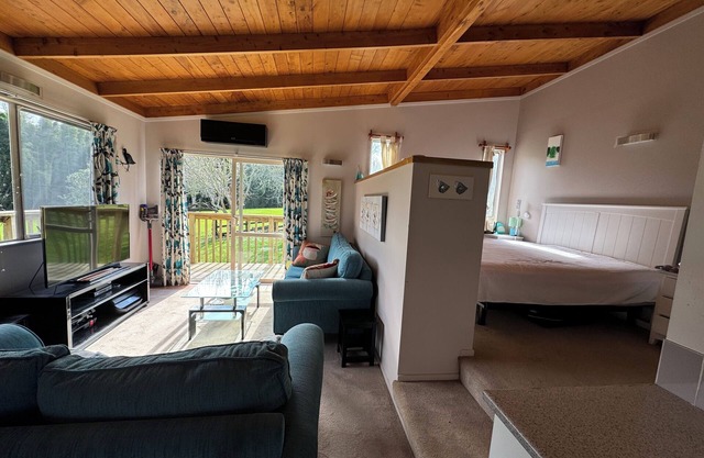 Tree top cottage树上小木屋Bay of islands, Paihia