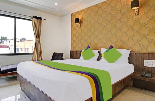 Treebo Varsha Palace