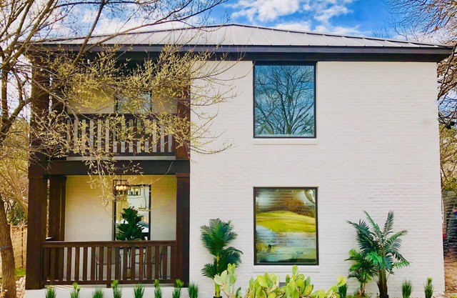 Treehouse Living near St. Davids Hospital/UT/Capitol