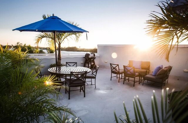 Tremendous 3-bedroom villa in Hollywood for a relaxing getaway