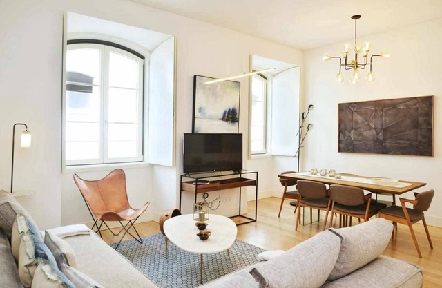 Trendy Chic - Checkinhome