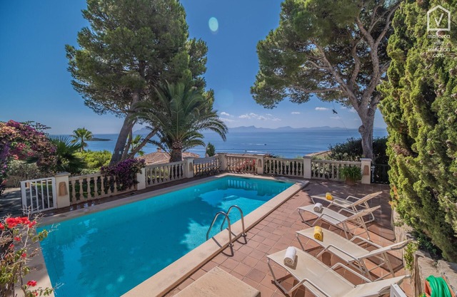 Tres Pinos for 6 with swimming pool in Alcanada/Alcudia