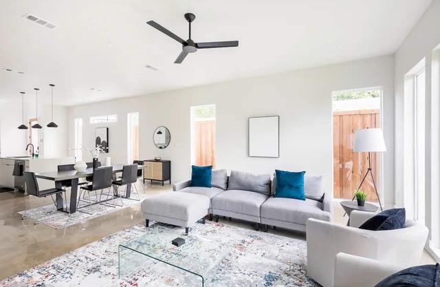 Trinity Luxe: 3BR Downtown Gem! By Bishop Arts, Uptown, Arts & Medical District