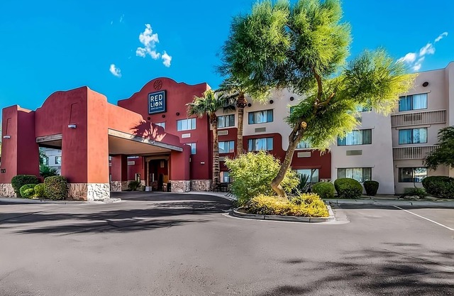 Trip to Arizona On The Budget, Stay at Red Lion Inn & Suites Goodyear Phoenix!