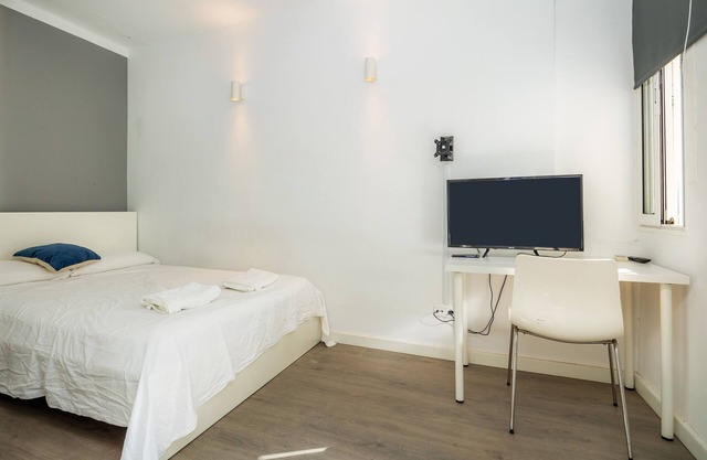 Tripe room Nº2' with Shared Terrace, Wi-Fi and Air Conditioning