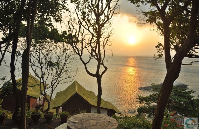 Triple Fan Bungalow with Seaview