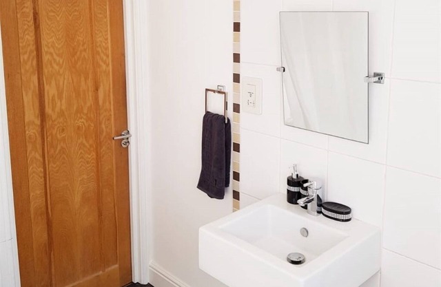 Triple room-Deluxe-Shared Bathroom-Street View-DELUXE TRIPLE