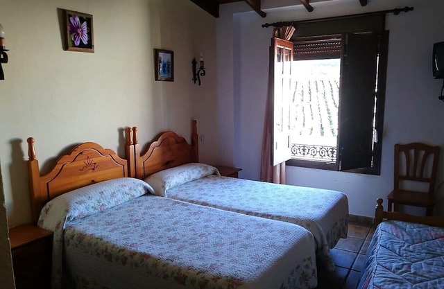 TRIPLE ROOM Nº 7. SHARED KITCHEN