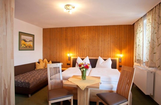 Triple Room - Pension Schierl