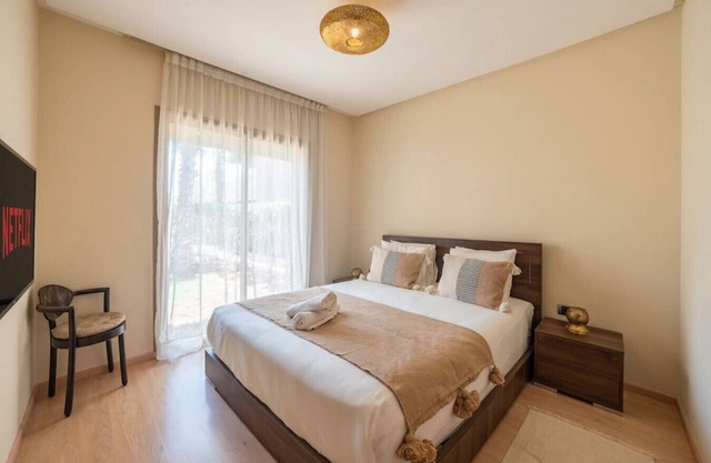 Trois Chambres et Jardin Privé à Prestigia