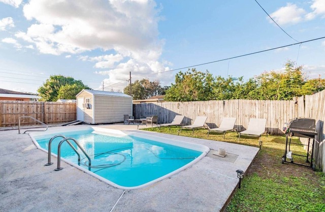 Tropical Getaway | Private Pool | Ace Location
