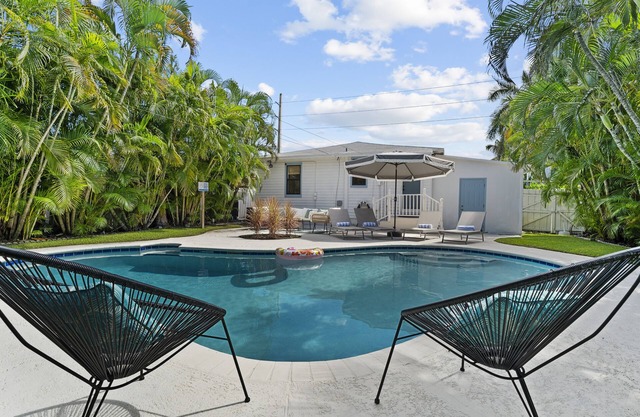 Tropical Oasis with Private Pool near Downtown West Palm Beach!