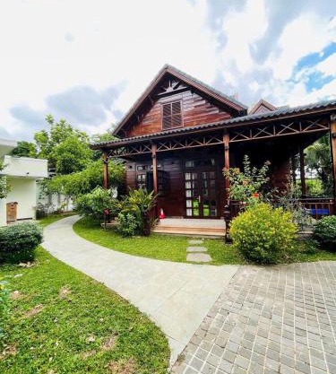 Tropical Riverfront Pool House