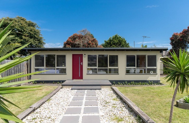 Tropicana Coastal Cottage