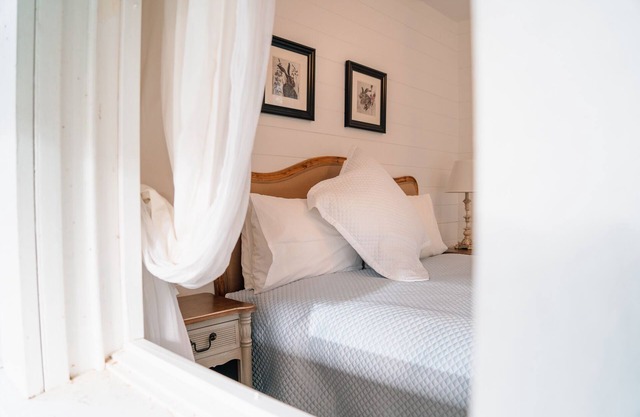 Tuhitarata Hideaway. Romantic Couples Retreat