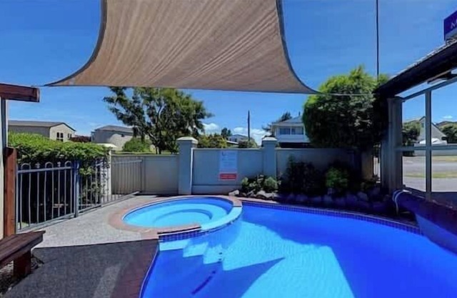 Tui Unit - So close to the lake +Pool