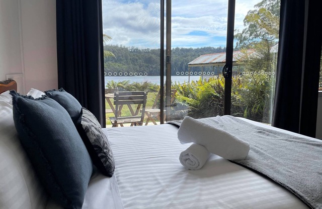 Tullah Lakeside Lodge