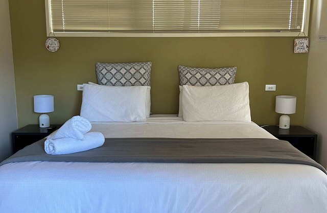 Twelve Apostles Beach House-STUDIO