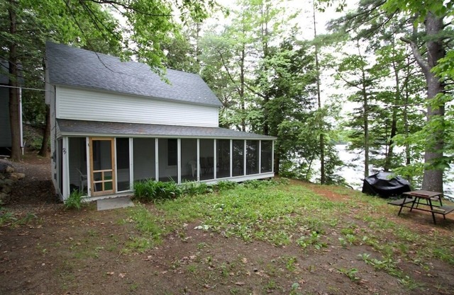Twin Oaks on Great Pond