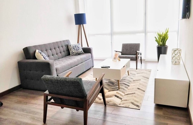 Two Beautiful 1 BR apts, 2 floors apart HS WiFi, full amenities!