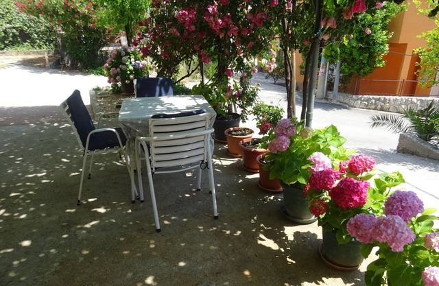 Two bedroom apartment with terrace Živogošće - Blato, Makarska (A-23922-b)