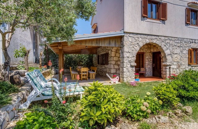 Two bedroom apartment with air-conditioning Punta križa, Cres (A-867-a)