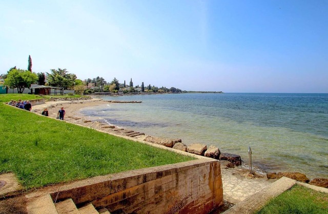 Two bedroom apartment near beach Dajla, Novigrad (A-21235-b)
