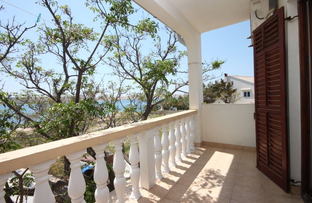 Two bedroom apartment near beach Kustići, Pag (A-6355-e)