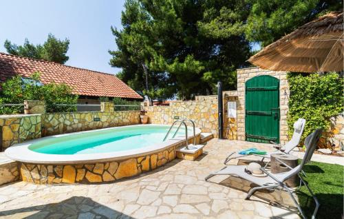 Two-Bedroom Apartment In Ivan Dolac