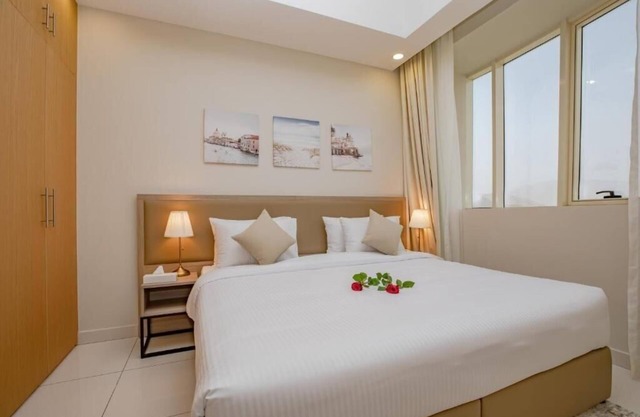 Two bedroom Apartment Near Century Mall By E R