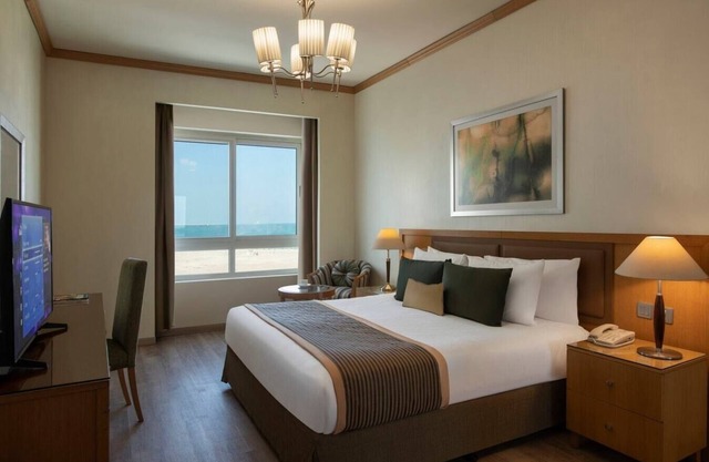 Two Bedroom Apartment Near Sharjah Aquarium By E R