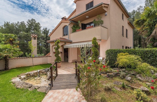 Two-Bedroom Apartment Rakovac V with Terrace