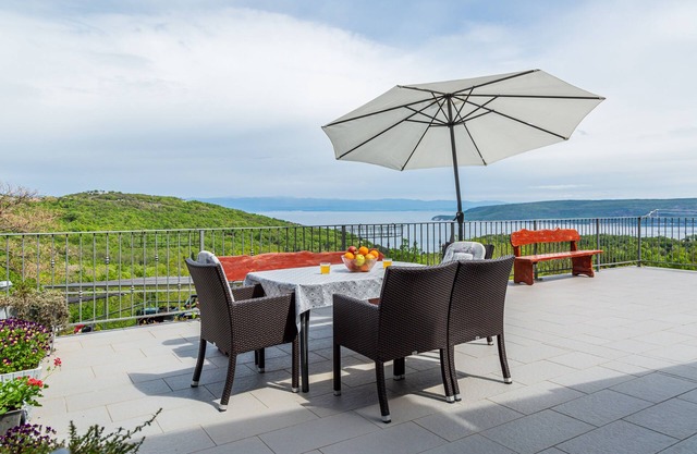 Two bedroom apartment with terrace and sea view Brseč, Opatija (A-7796-b)