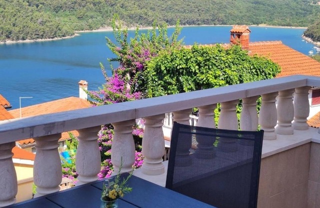 Two bedroom apartment with terrace and sea view Duga Luka (Prtlog), Labin (A-5528-b)