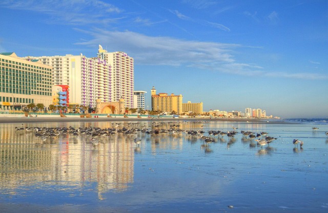 Two Bedroom Deluxe Luxury Condo, Daytona Beach, Florida (1934418)