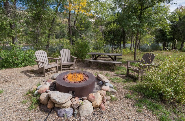 Two Pet Friendly Rustic Cabins on the Animas River - 6 Min to Downtown DGO