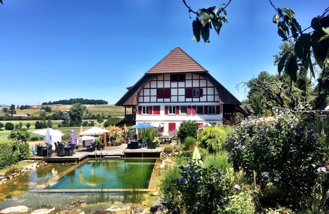 Two-room flat for up to 4 people near Bern.