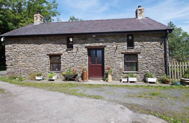 Ty Clyd in the beautiful Llanon