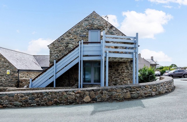 Ty Rhiannon: 1‑Bed First-Floor Apartment in Aberffraw | Managed by Anglesey Holiday Lettings